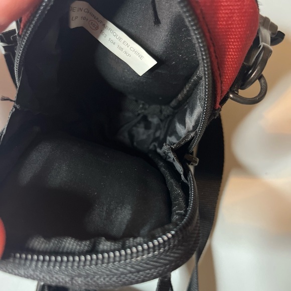 Lowepro Z5 Camera Pouch Carrying Case Black/Burgundy Great Pre-Owned Condition - Picture 5 of 11